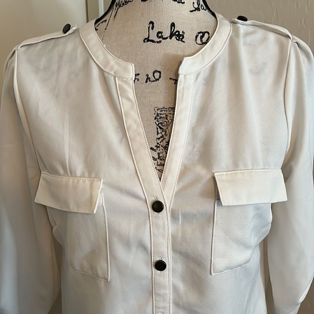 41 Hawthorn Off White Button Pockets Semi Sheer Top Feminine Contemporary - Picture 4 of 10